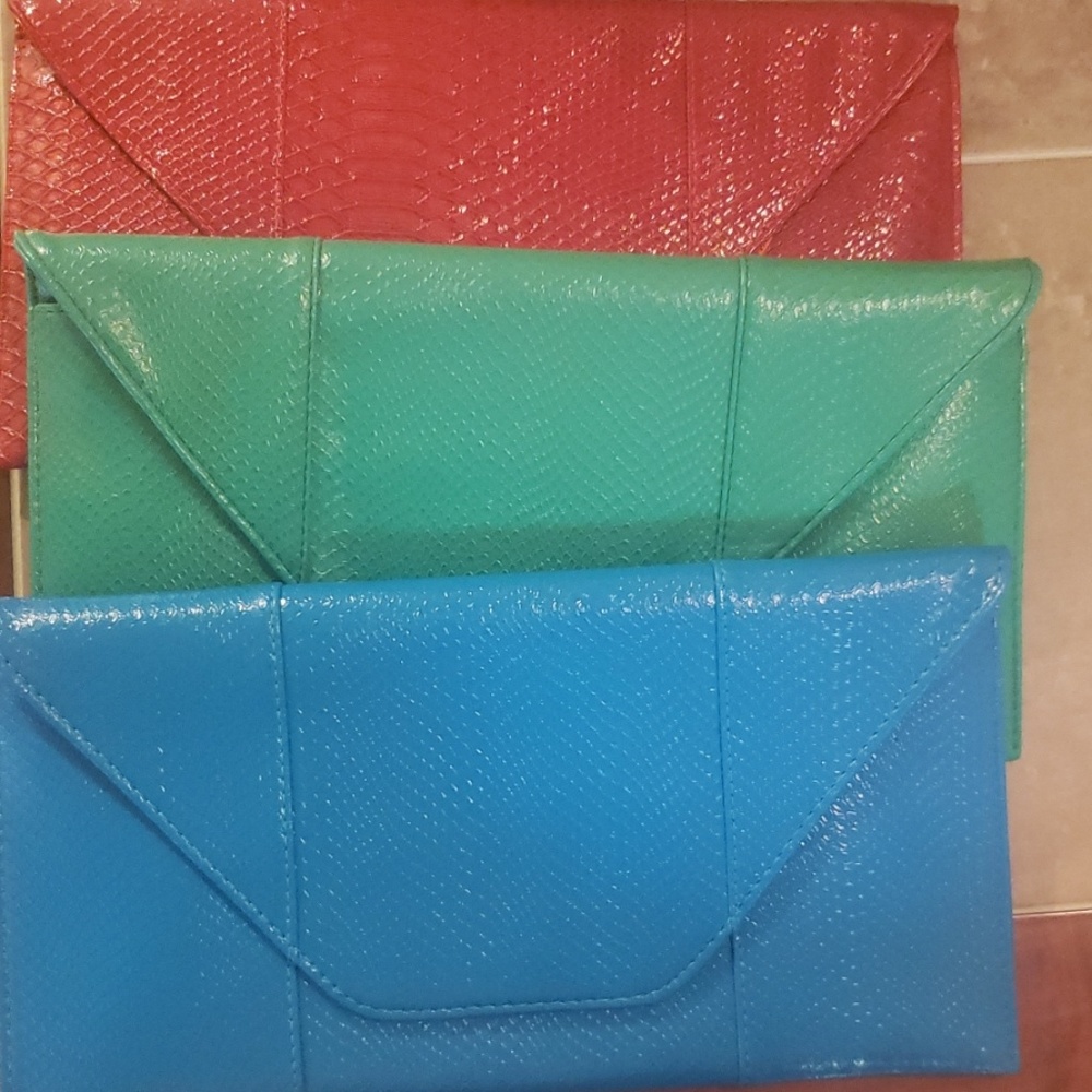 3 brand new clutches.